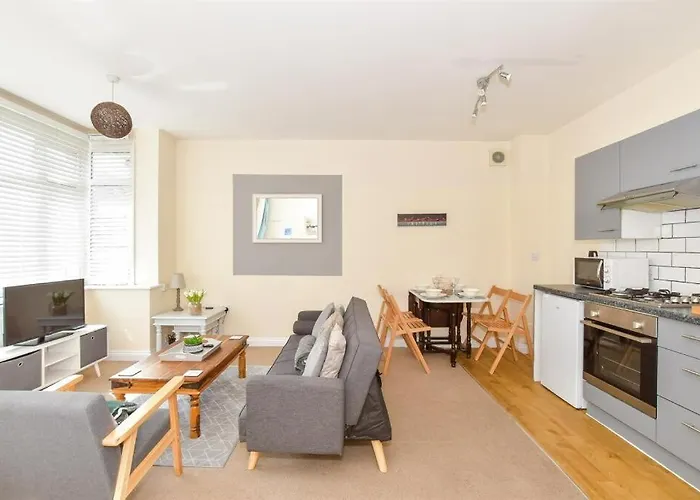 Portsmouth City Retreat