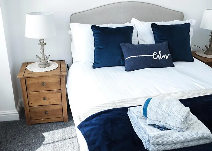 Portsmouth Apartment *Newly Refurbished *Central