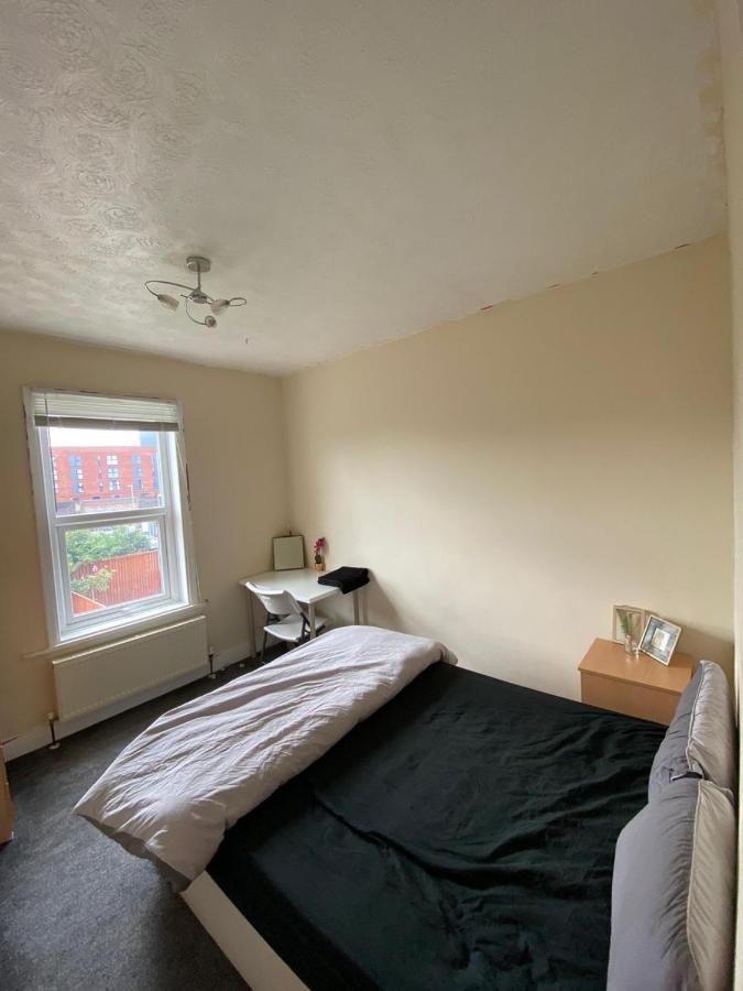 Radanks House - Fratton Homestay *