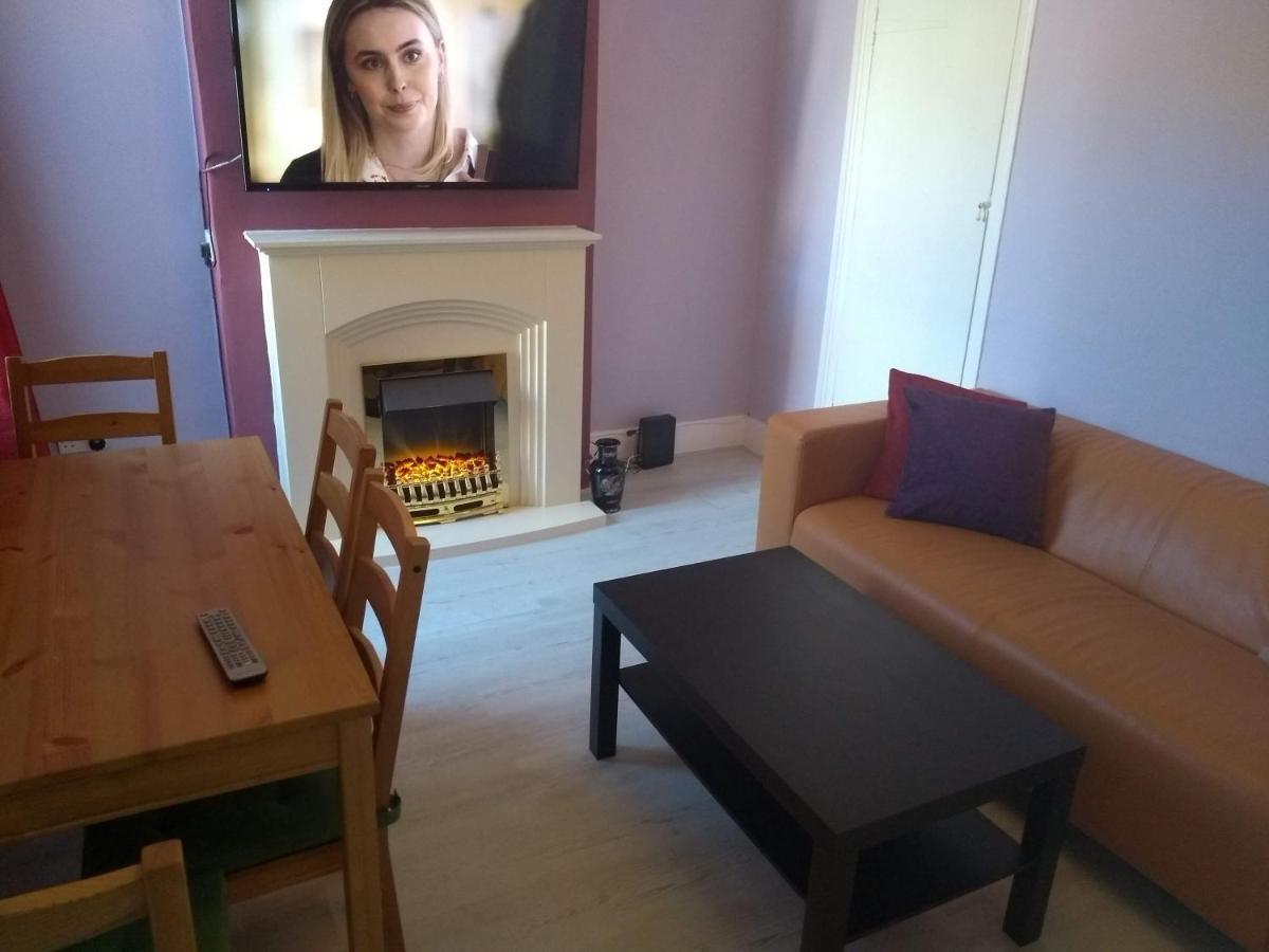 Fully Furnished And Well Equipped 3 Bedroom House * Portsmouth