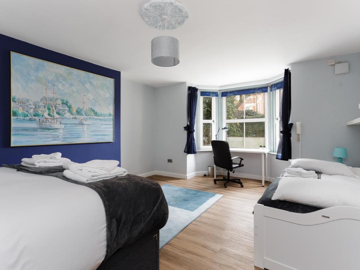 Apartment Stopover At Albany Garden With Great Outdoor Space Portsmouth