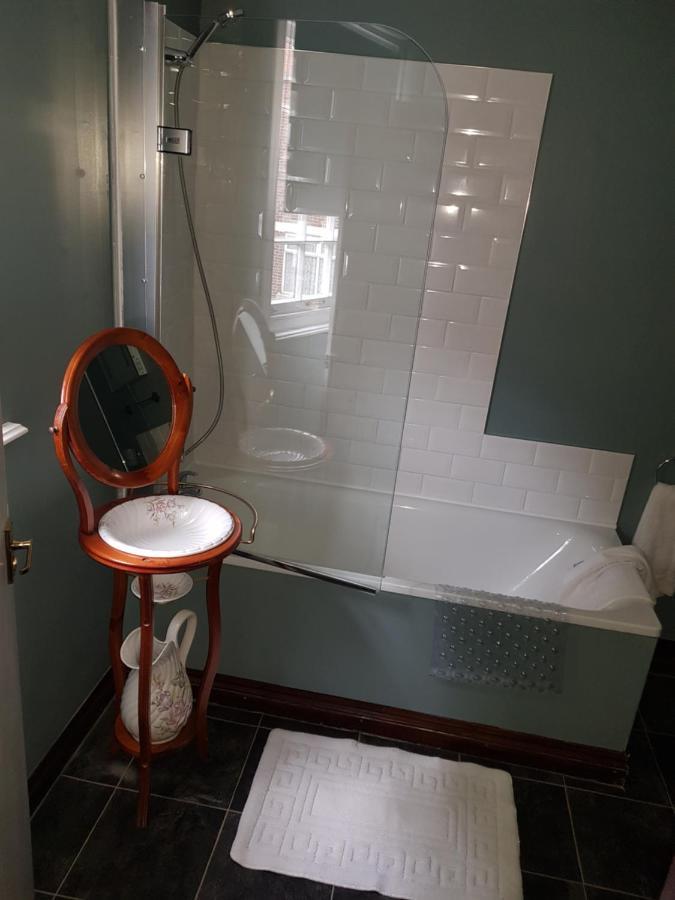 Inn The George 2*