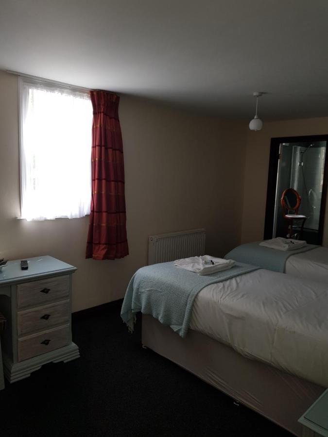 Inn The George 2*