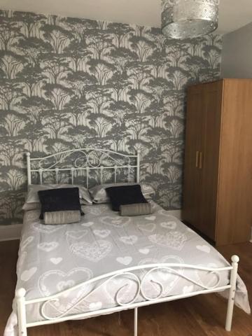 Fully Furnished And Well Equipped 3 Bedroom House Holiday home Portsmouth