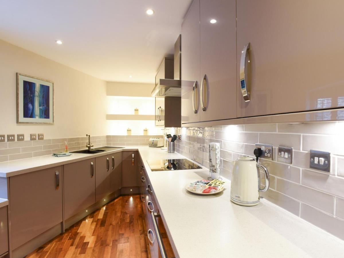 Apartment Pass The Keys Secluded High End 2bed In Southsea With Parking