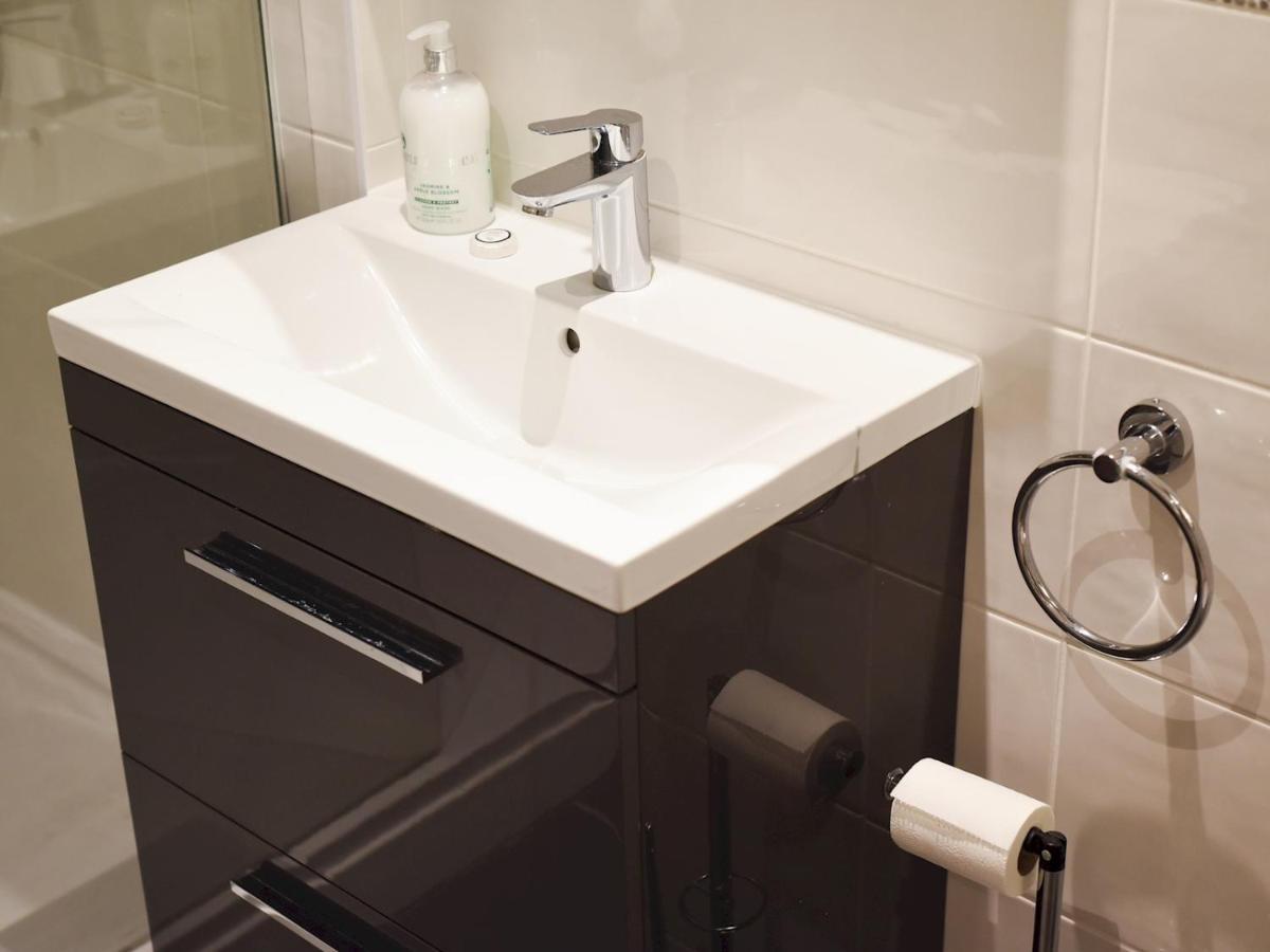 Pass The Keys Secluded High End 2bed In Southsea With Parking Apartment *