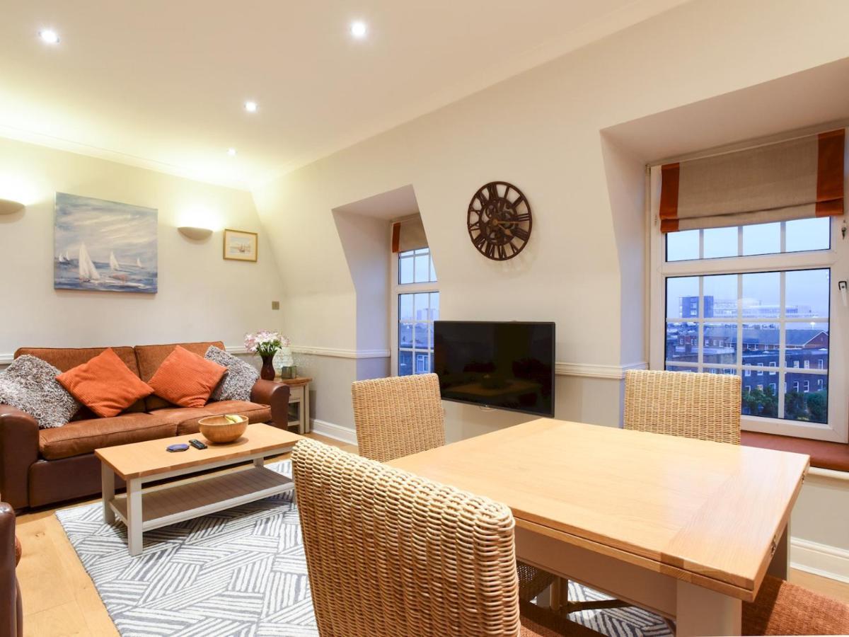 Pass The Keys Superb Location 1bedroom Apt Sleeps 4 With Free Parking Portsmouth