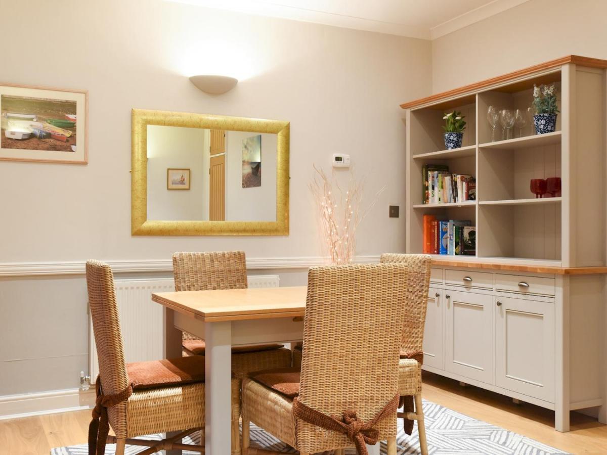 Apartment Pass The Keys Superb Location 1bedroom Apt Sleeps 4 With Free Parking