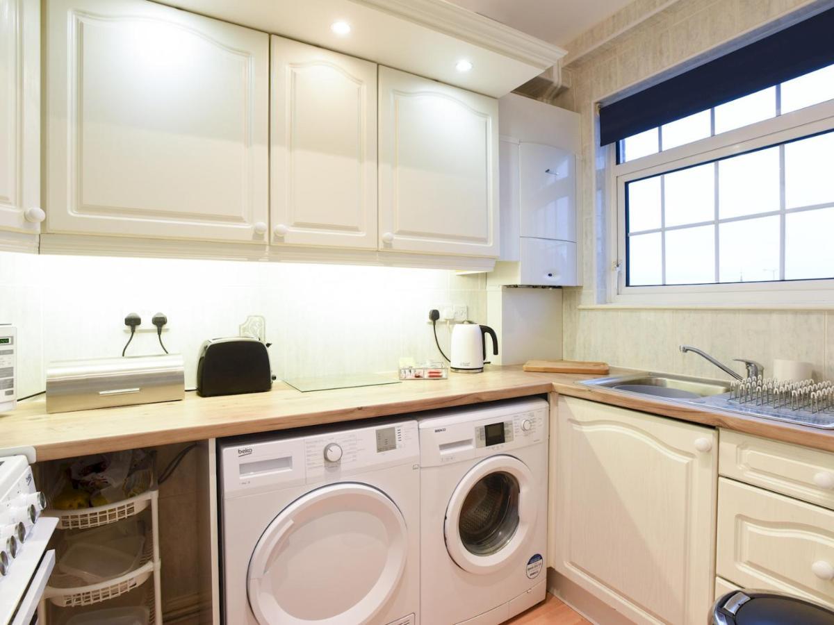 Apartment Pass The Keys Superb Location 1bedroom Apt Sleeps 4 With Free Parking