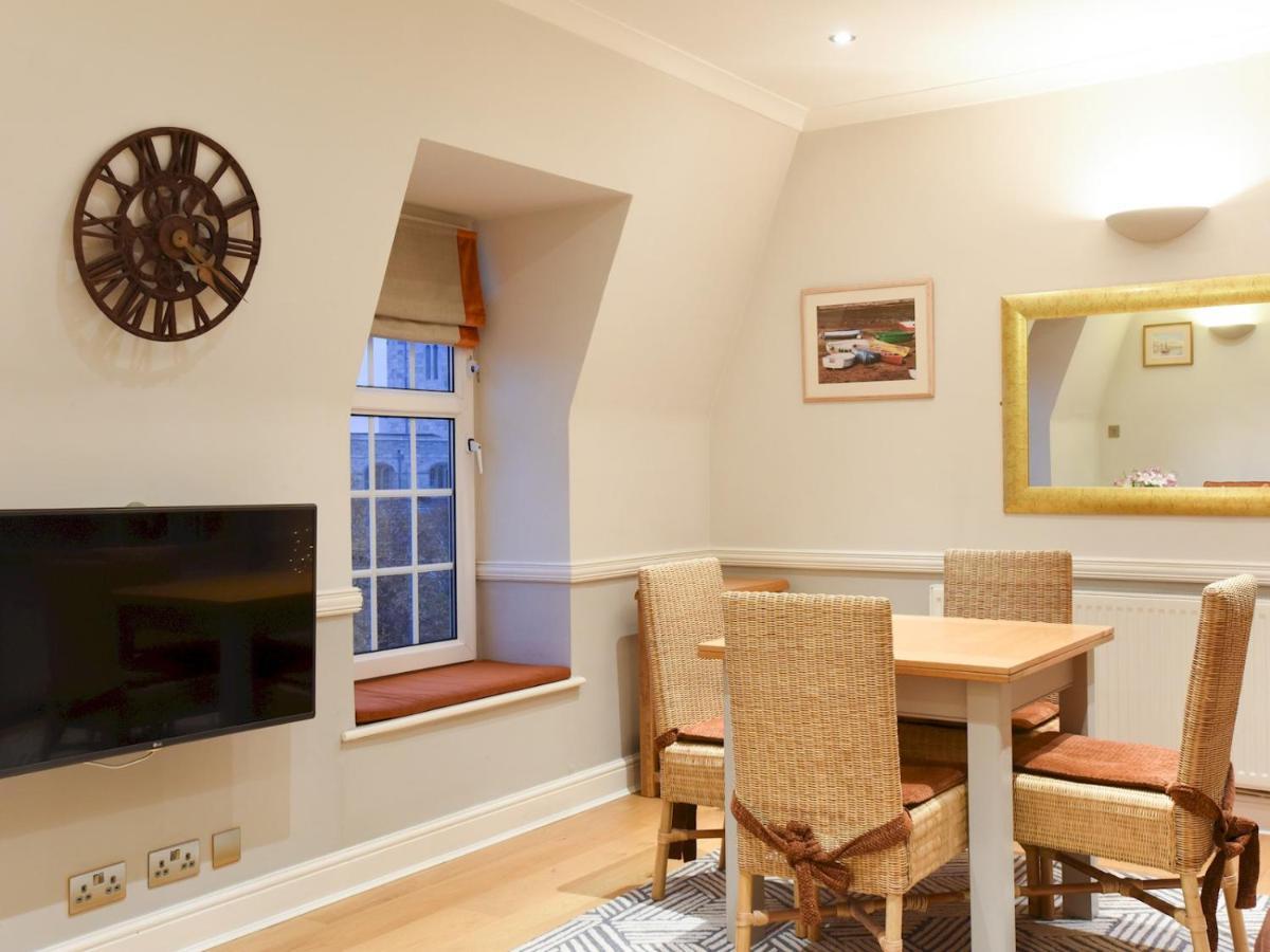 Pass The Keys Superb Location 1bedroom Apt Sleeps 4 With Free Parking * Portsmouth