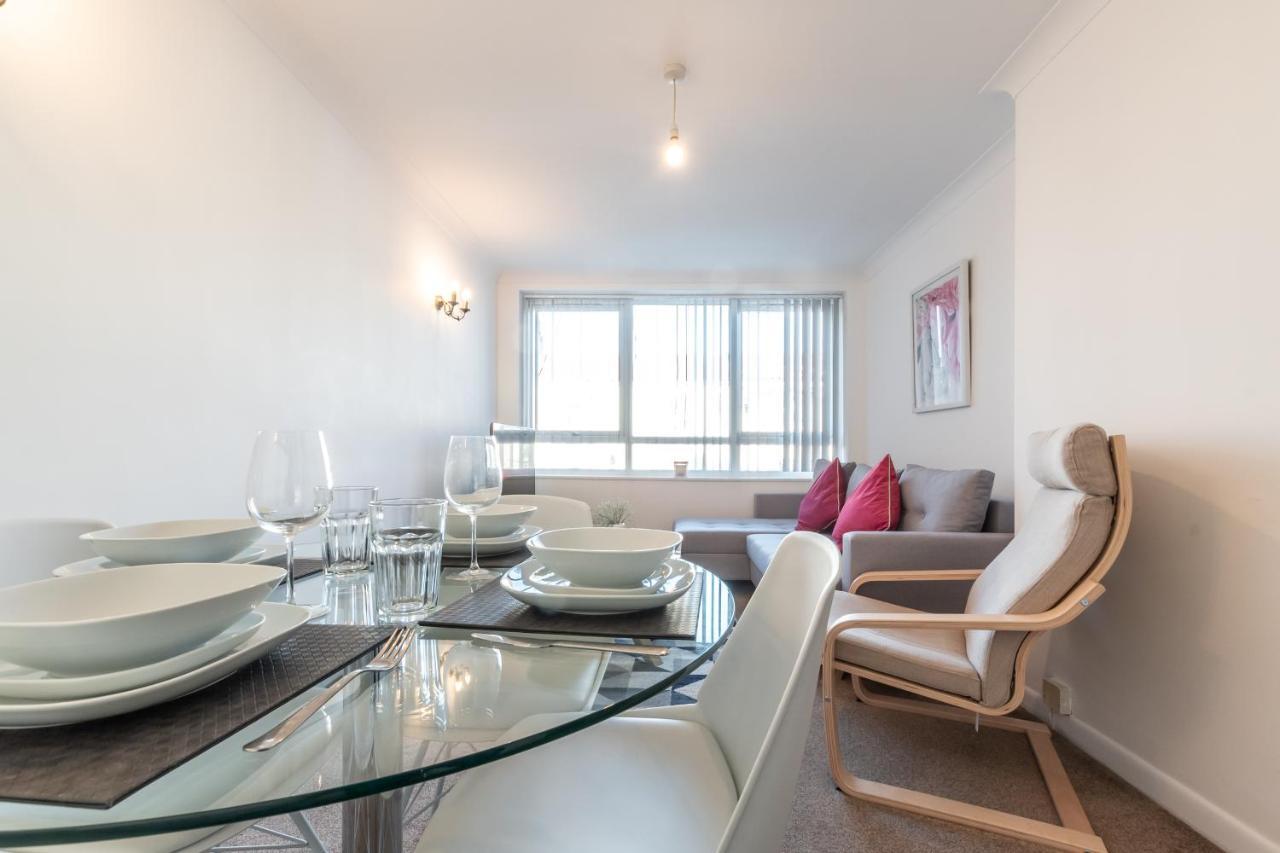 Apartment Southsea Contractor Haven: Flexible Beds & Smart Tvs Portsmouth