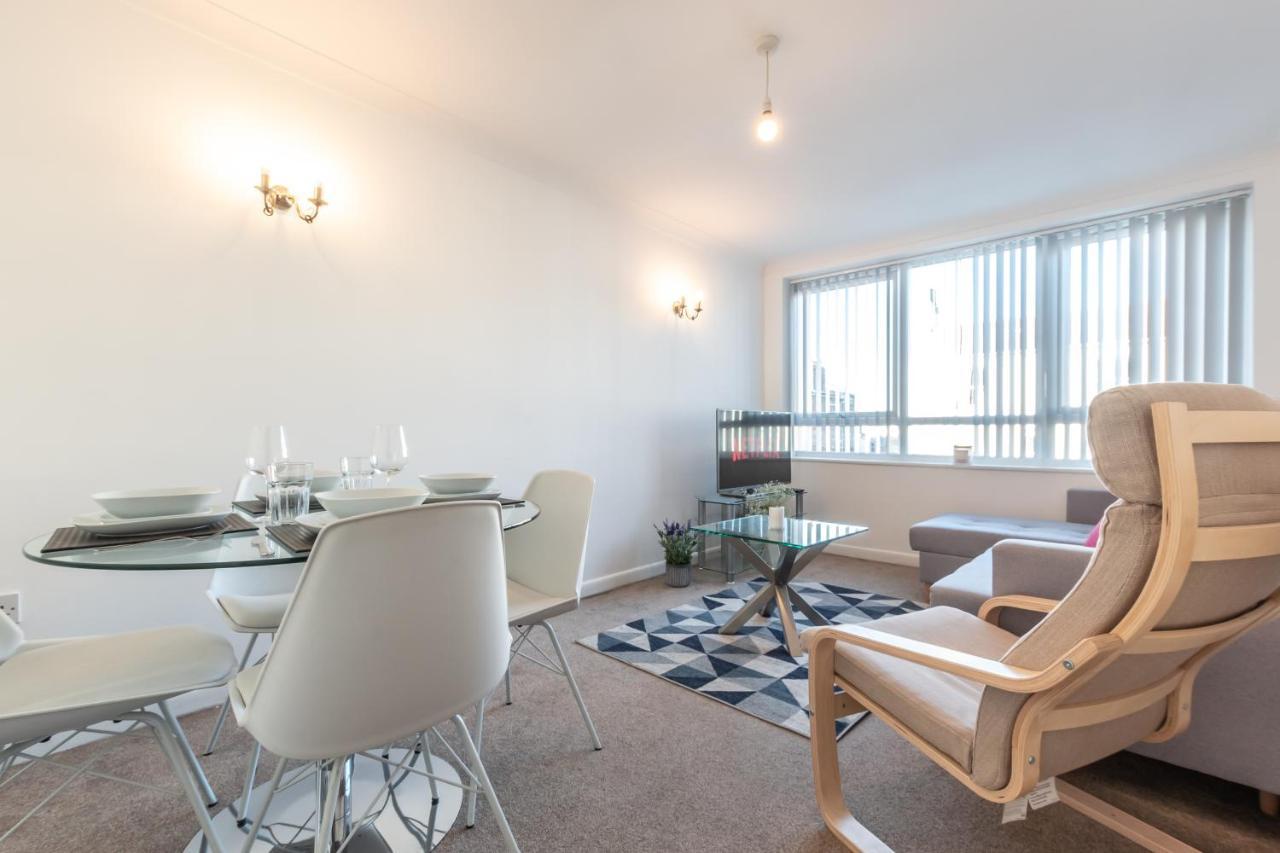 Southsea Contractor Haven: Flexible Beds & Smart Tvs Apartment Portsmouth