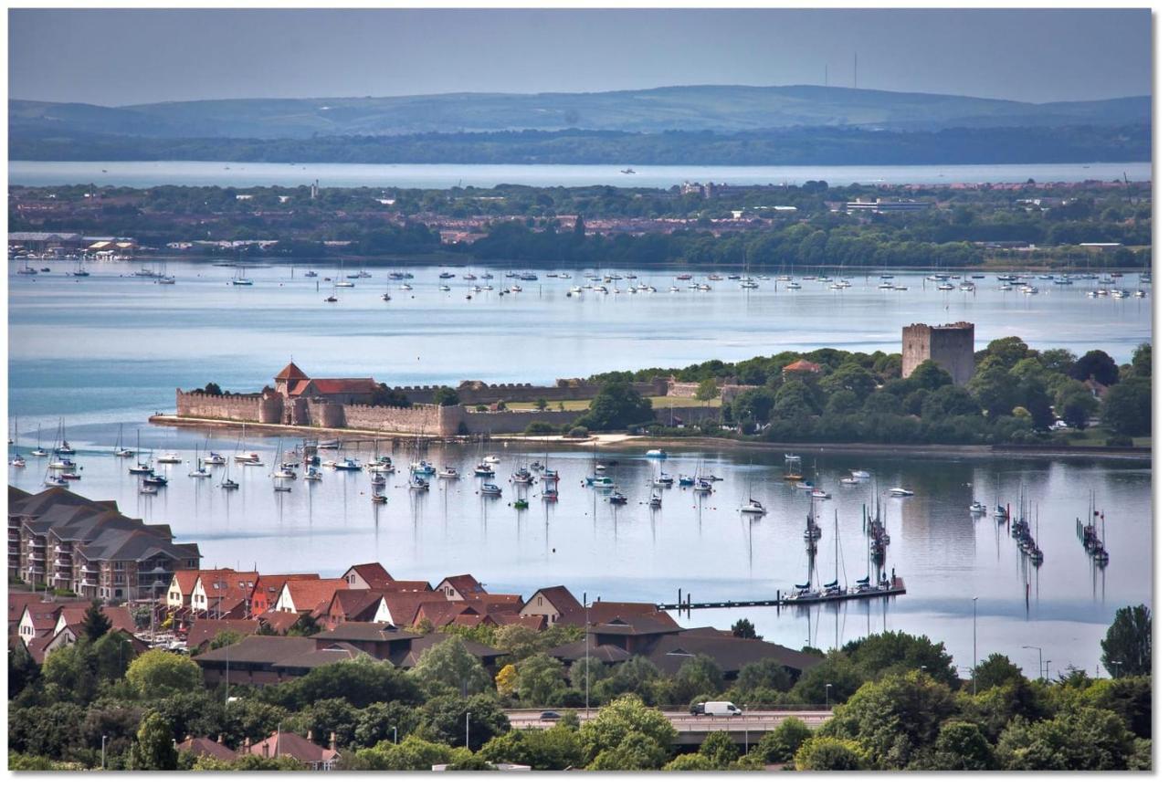 Castle View - Port Solent Stunning Waterfront House * Portsmouth