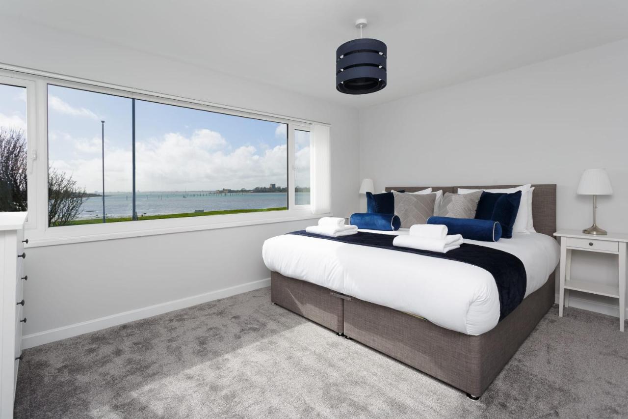 Castle View - Port Solent Stunning Waterfront House