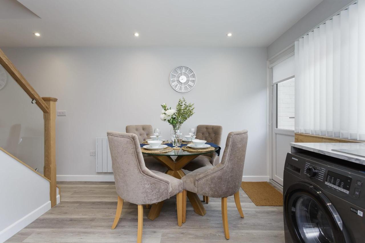 Castle View - Port Solent Stunning Waterfront House Portsmouth
