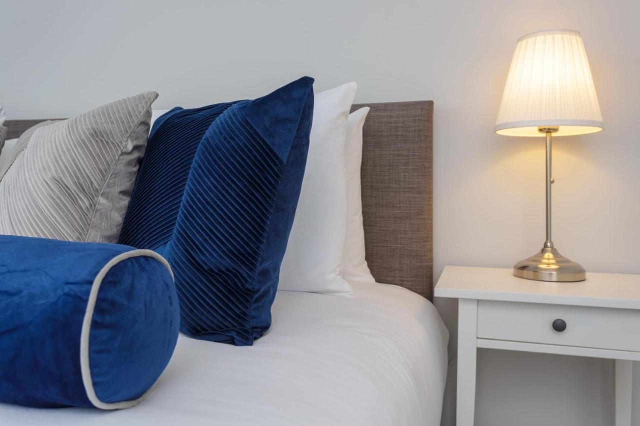 Holiday home Castle View - Port Solent Stunning Waterfront House *