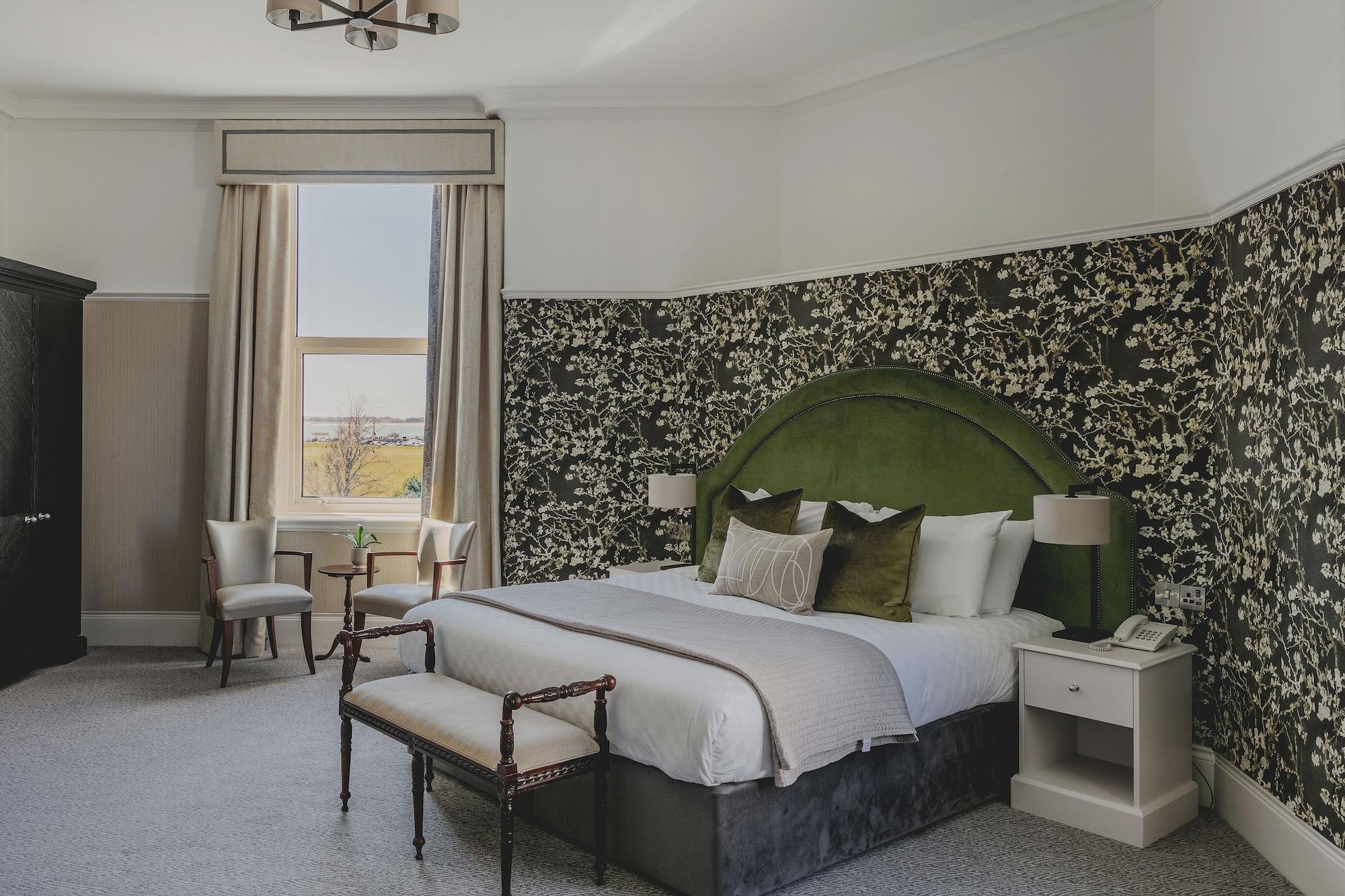 The Queens 4* Portsmouth