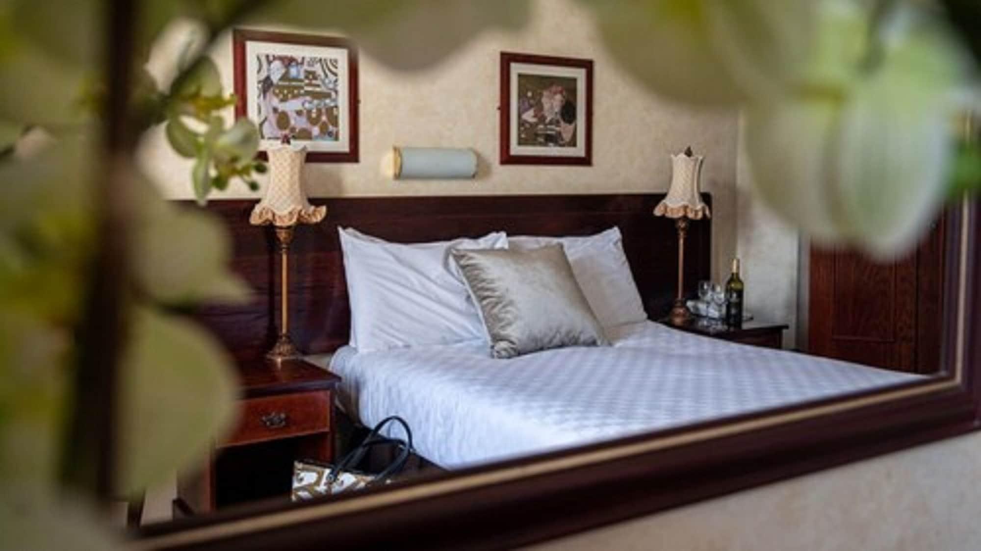 The Queens 4* Portsmouth