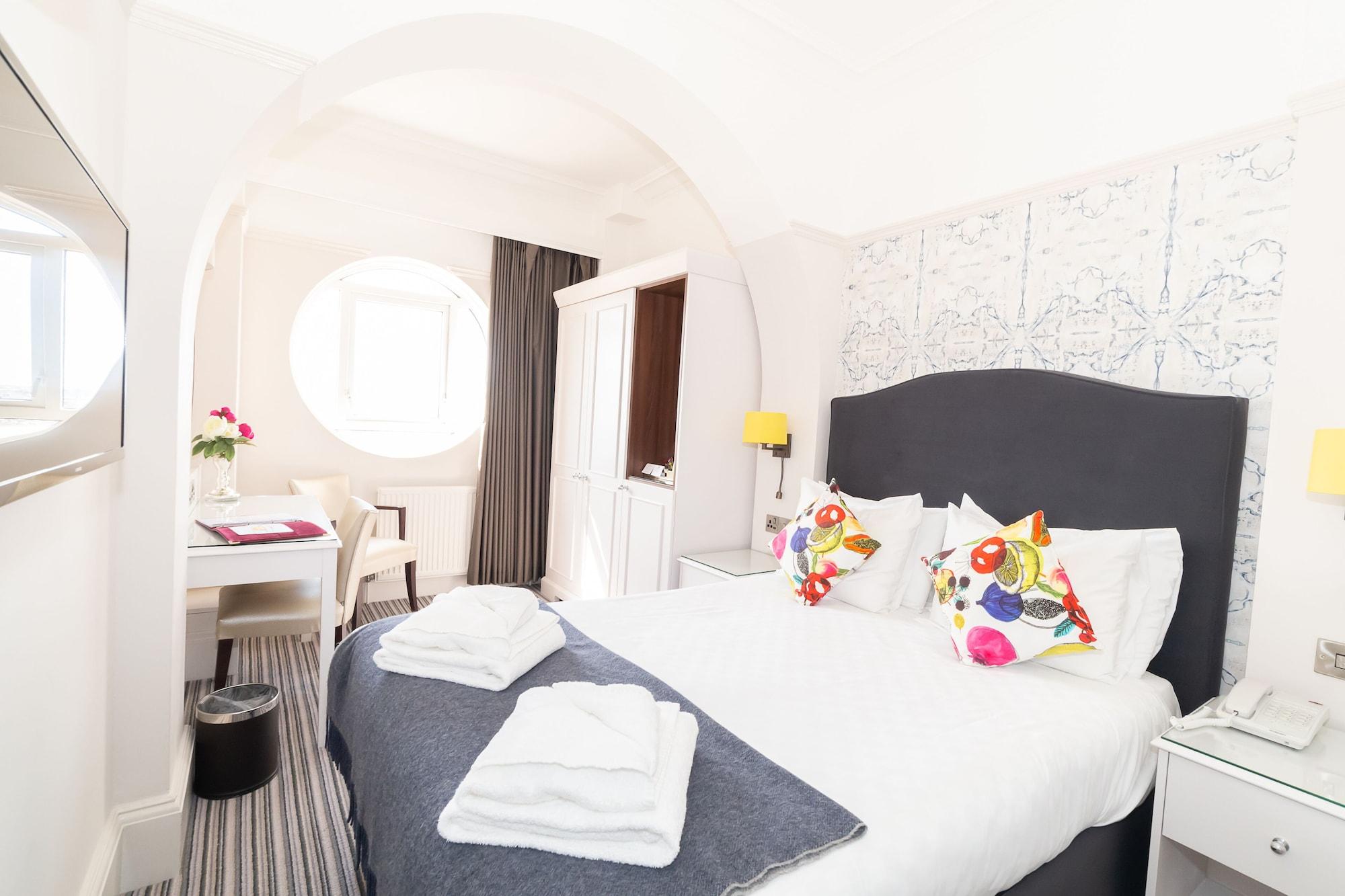 Hotel The Queens 4*