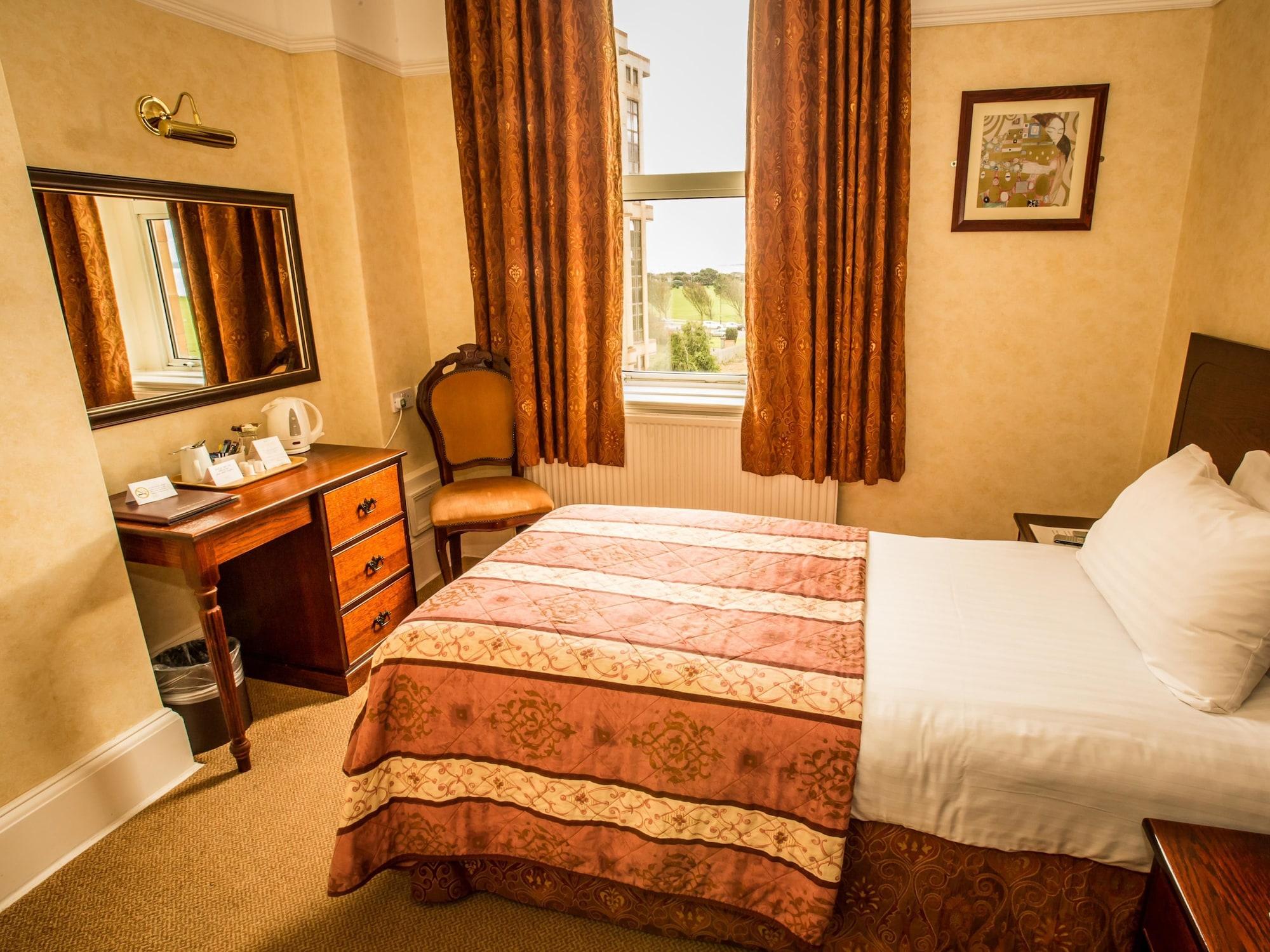 The Queens 4* Portsmouth