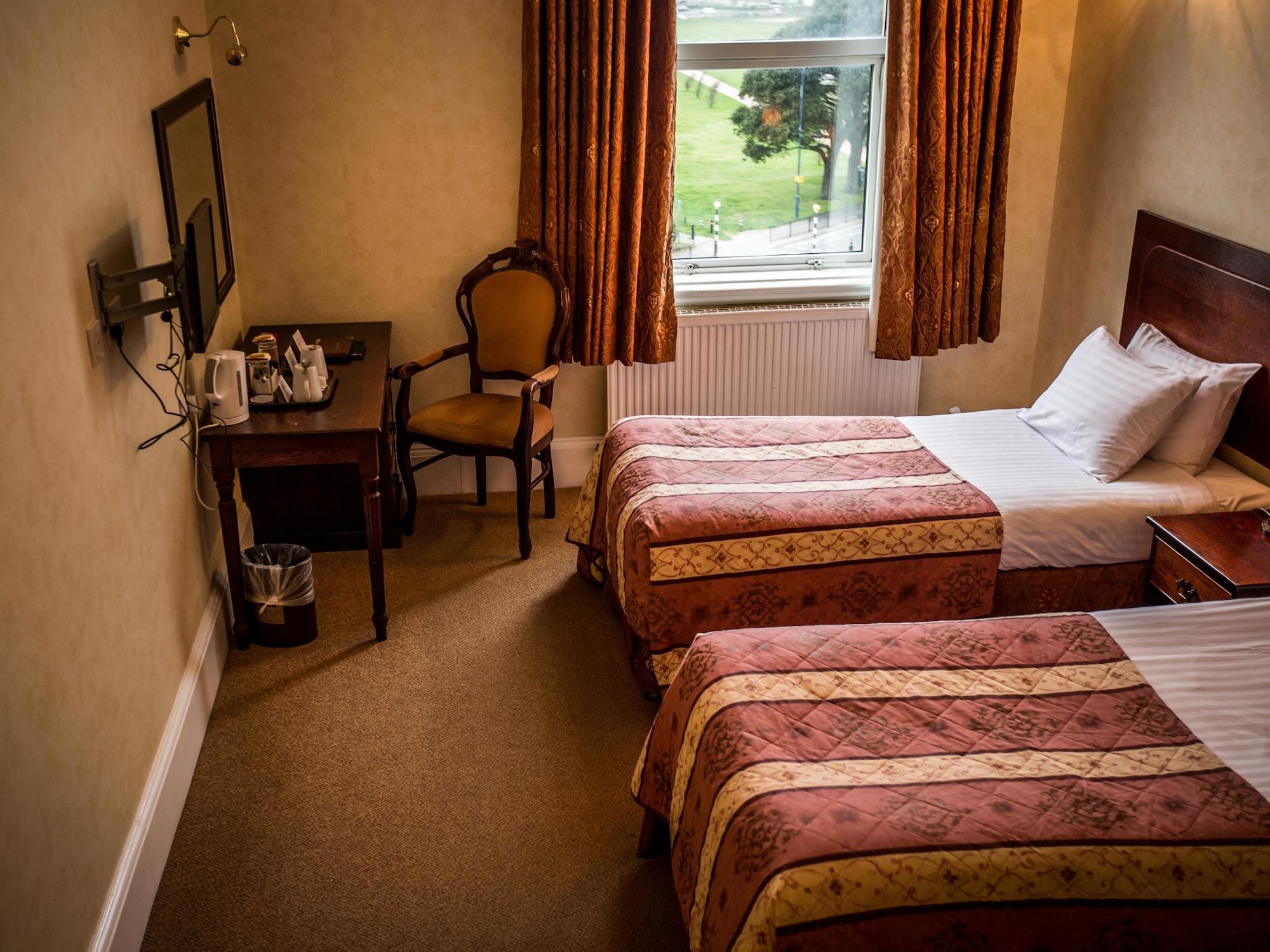 The Queens 4*