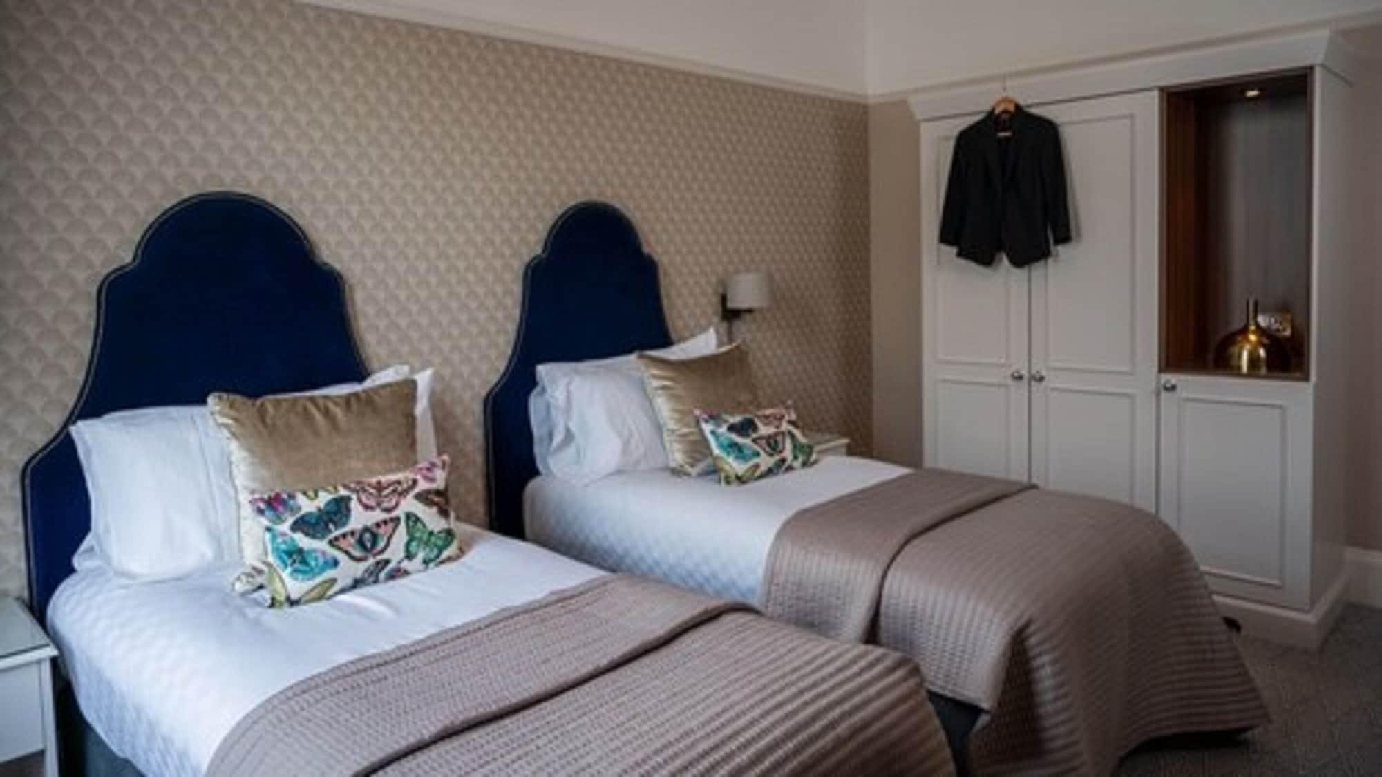 Hotel The Queens 4*