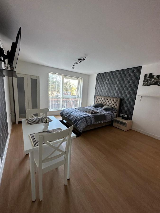 Apartment Flat With Free Parking In Gunwharf Quays Portsmouth