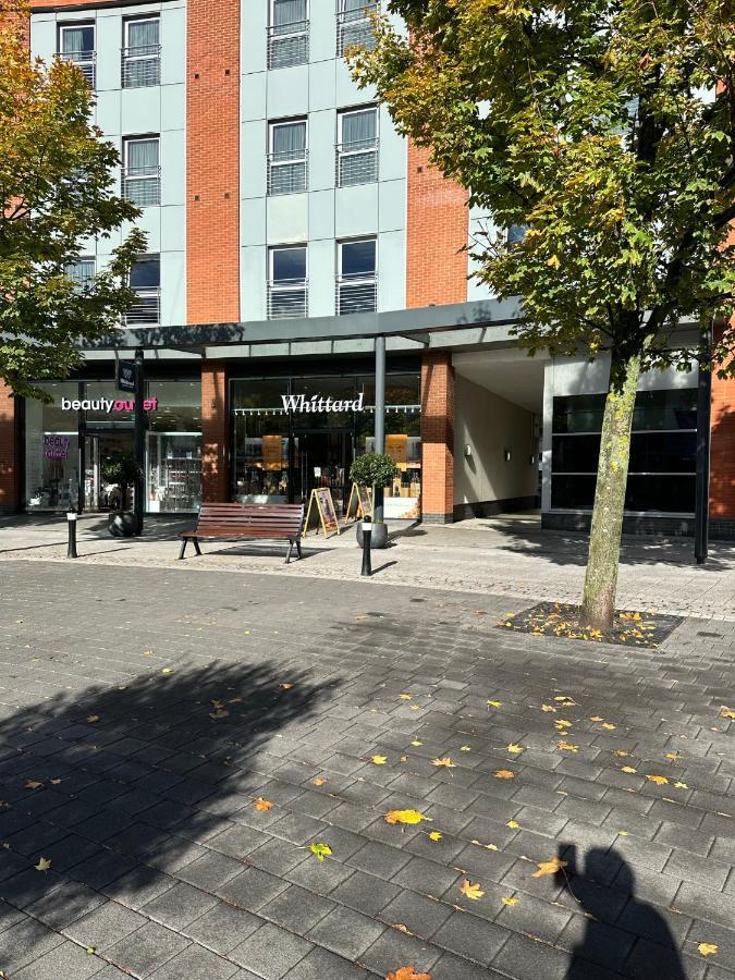 Flat With Free Parking In Gunwharf Quays Apartment *