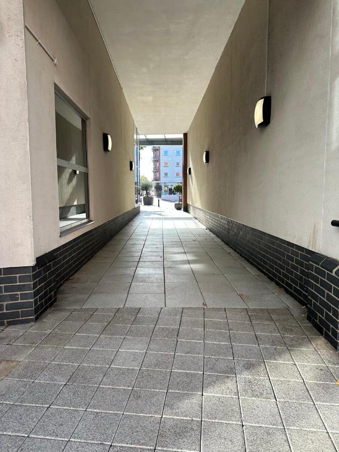 Flat With Free Parking In Gunwharf Quays