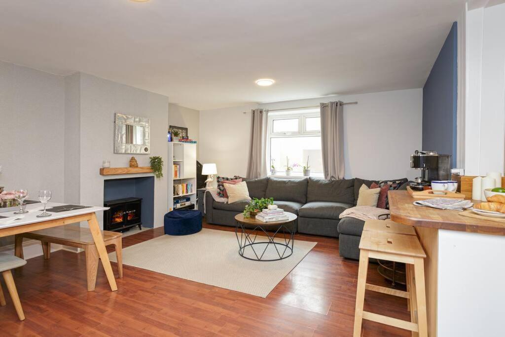 Apartment Seaside Escape