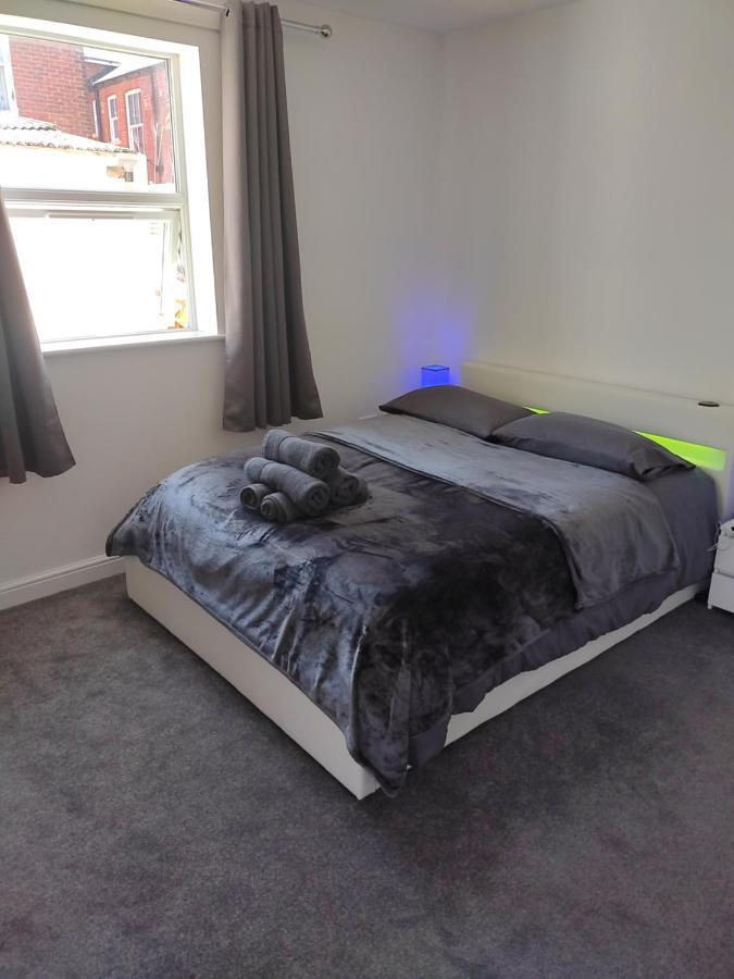 Apartment Quality Modern Southsea Garden Sleeps 4 People