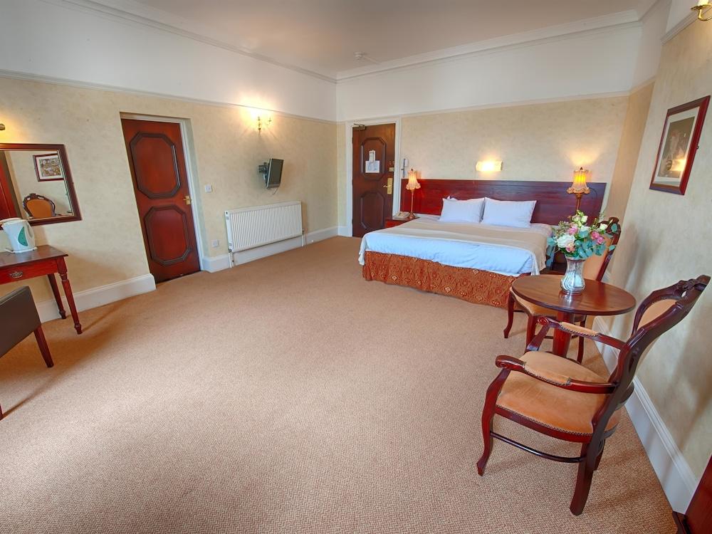Hotel The Queens