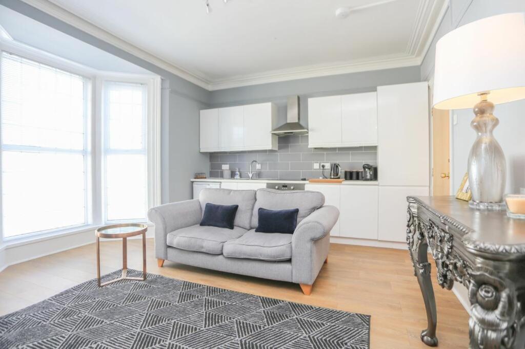Southsea Historic Gem - Elegant Apartment