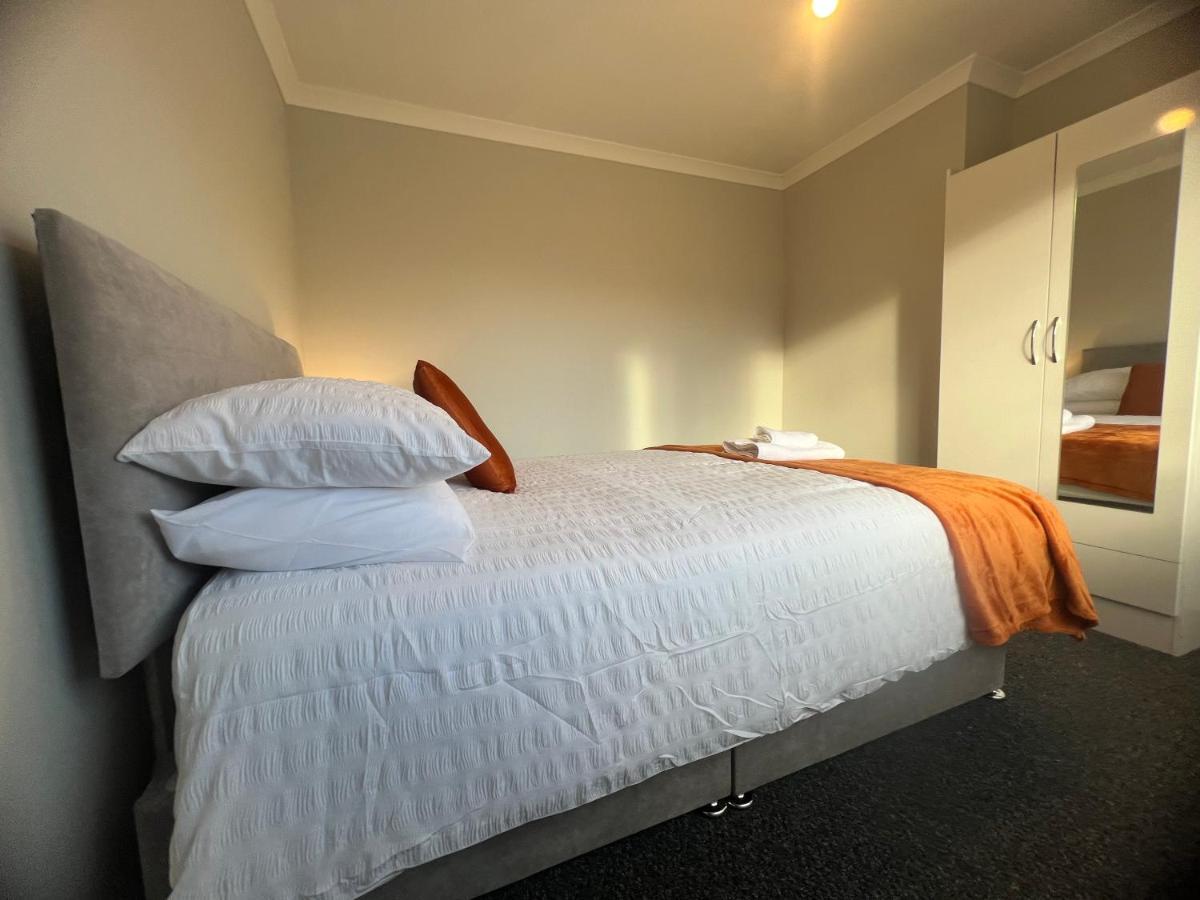 The Coral 1 Fratton Park Guest house *