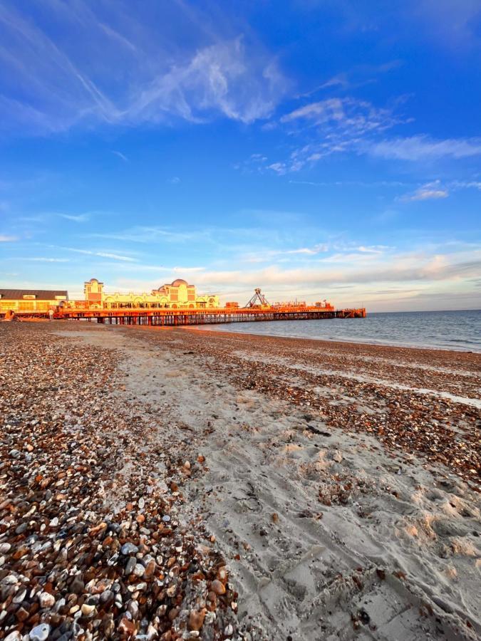 Southsea, - Two Bedroom - Newly Refurbished Throughout - Treetop Sea Views