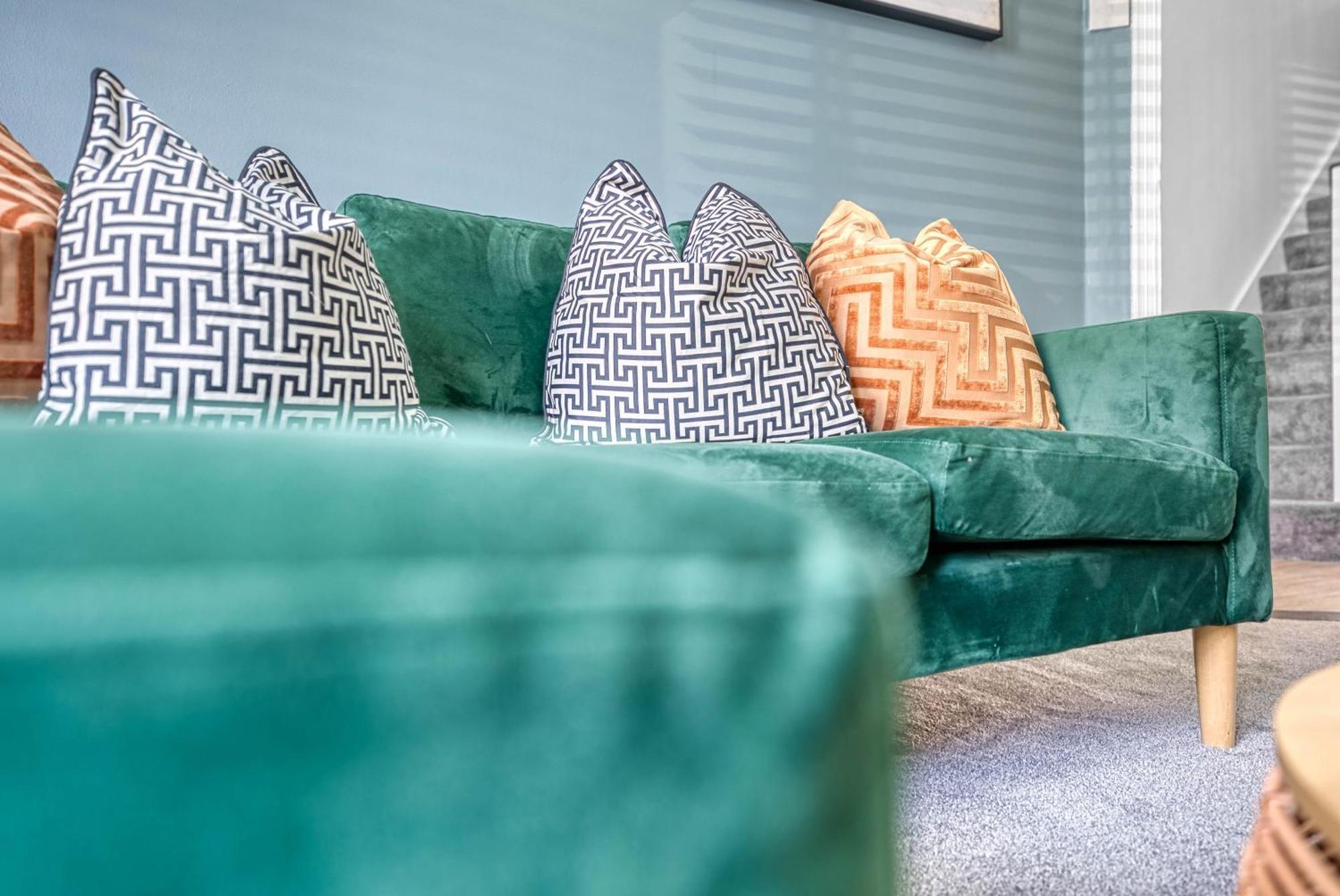 Holiday home 3-br Modern Luxurious Townhouse , Sleeps 8, Location With Free On-street Parking Permit - Easter Special Offer!! - By Blue Puffin Portsmouth