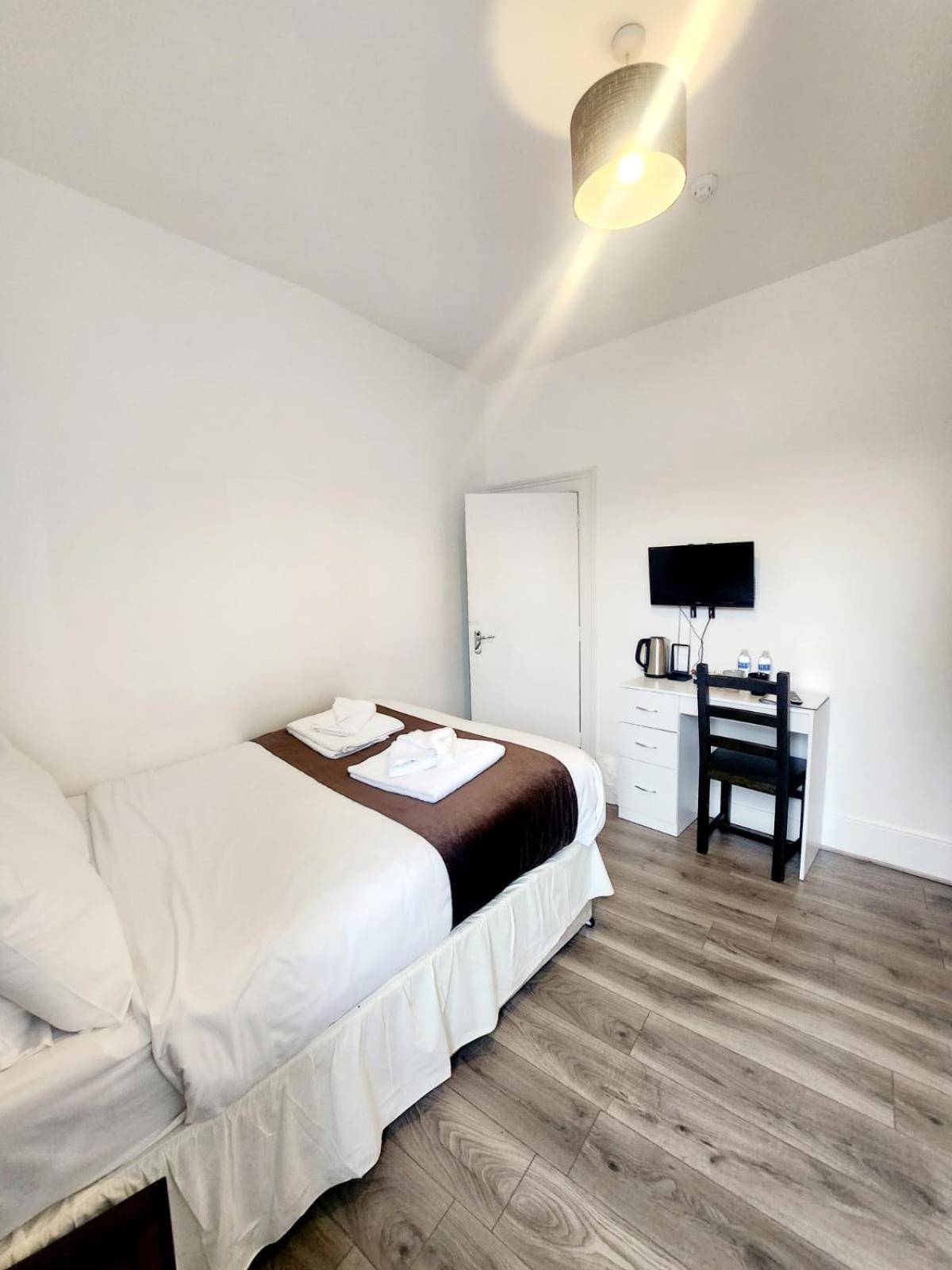 Old Victory House 3* Portsmouth