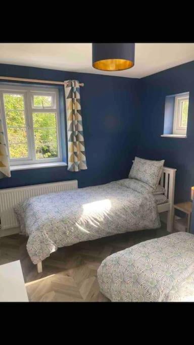 Spacious Semi-detached Southsea House, Free Parking On Drive *