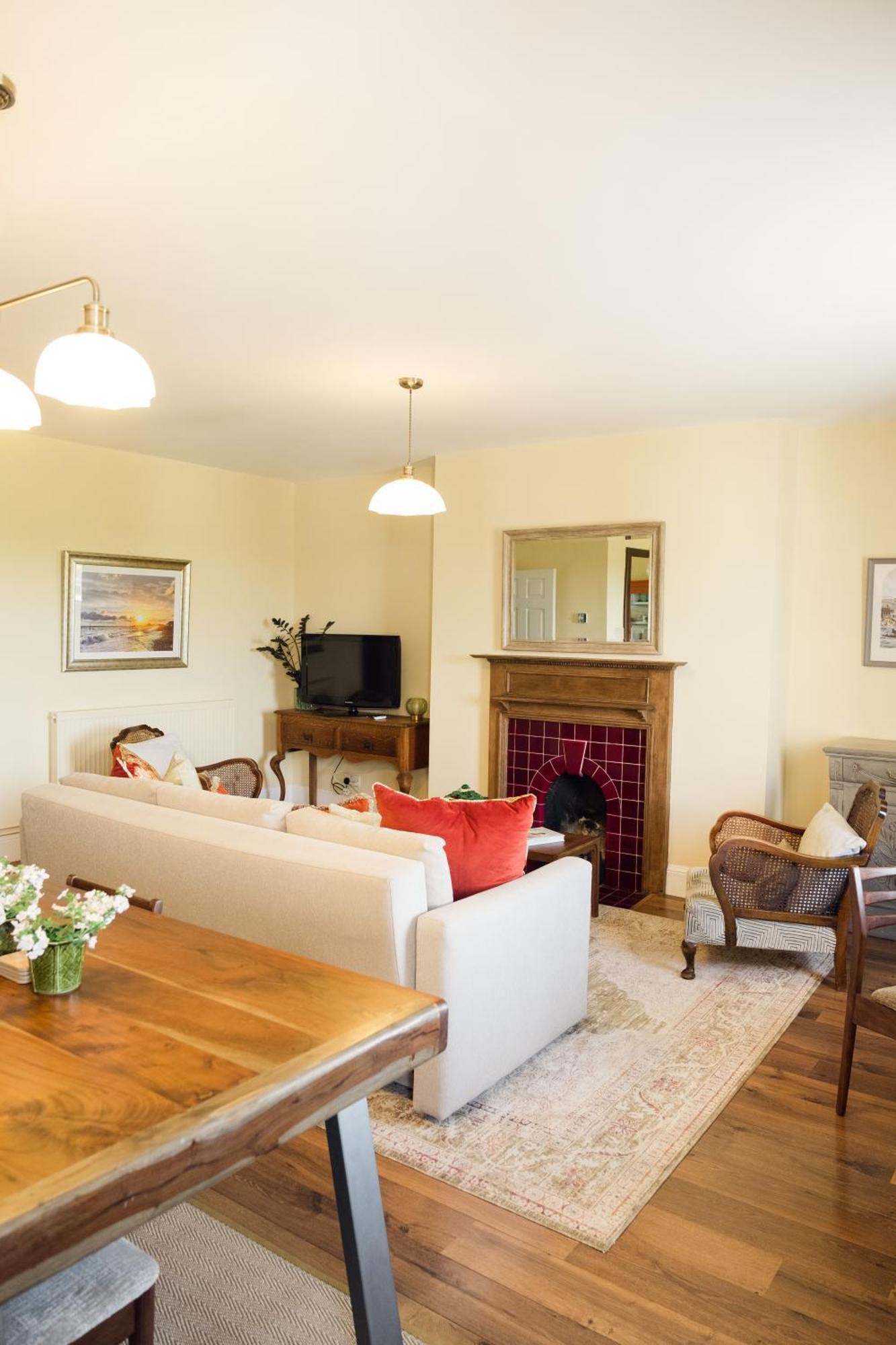 Southsea, - Two Bedroom - Newly Refurbished Throughout - Treetop Sea Views Portsmouth