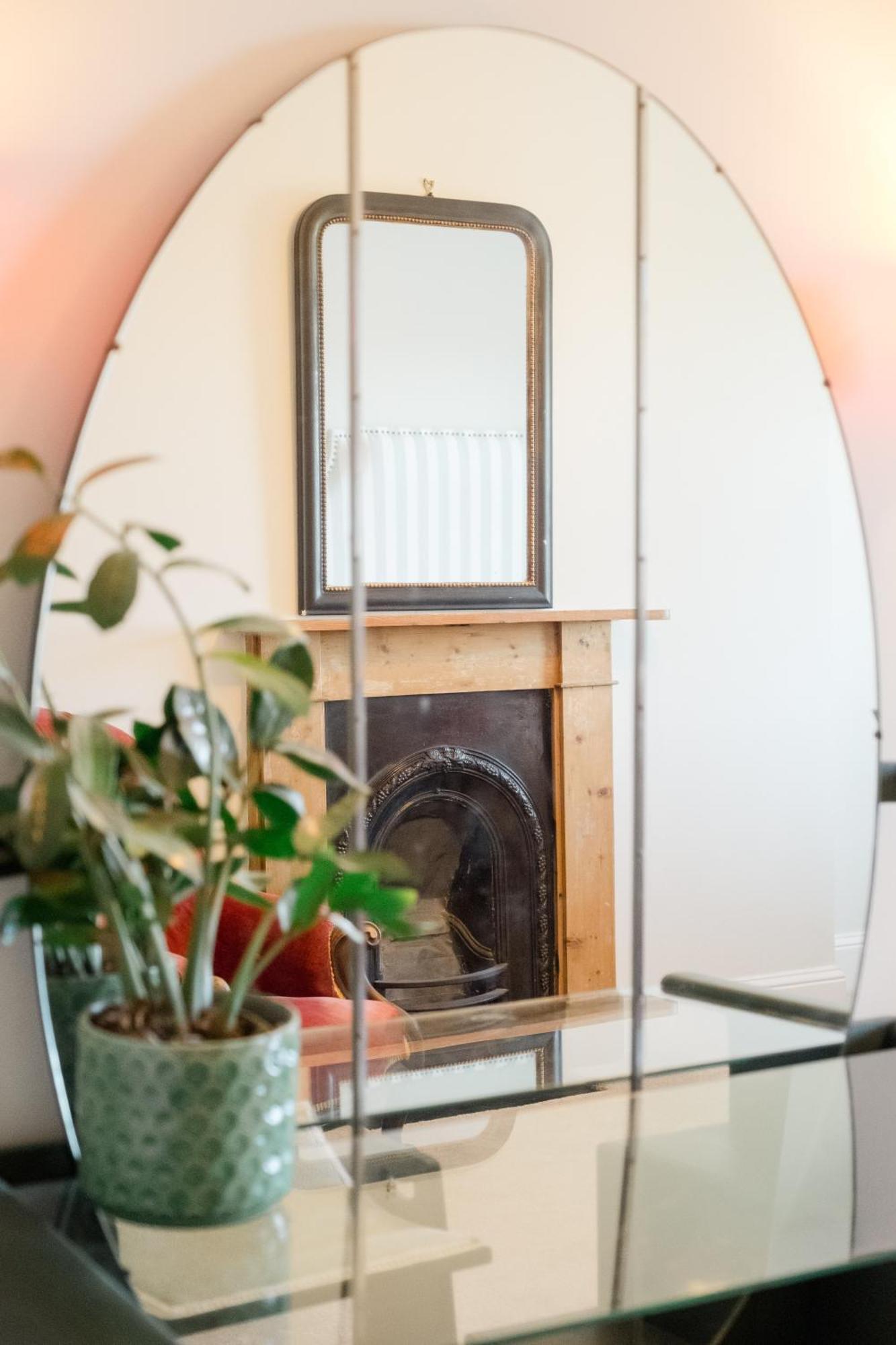Southsea, - Two Bedroom - Newly Refurbished Throughout - Treetop Sea Views *