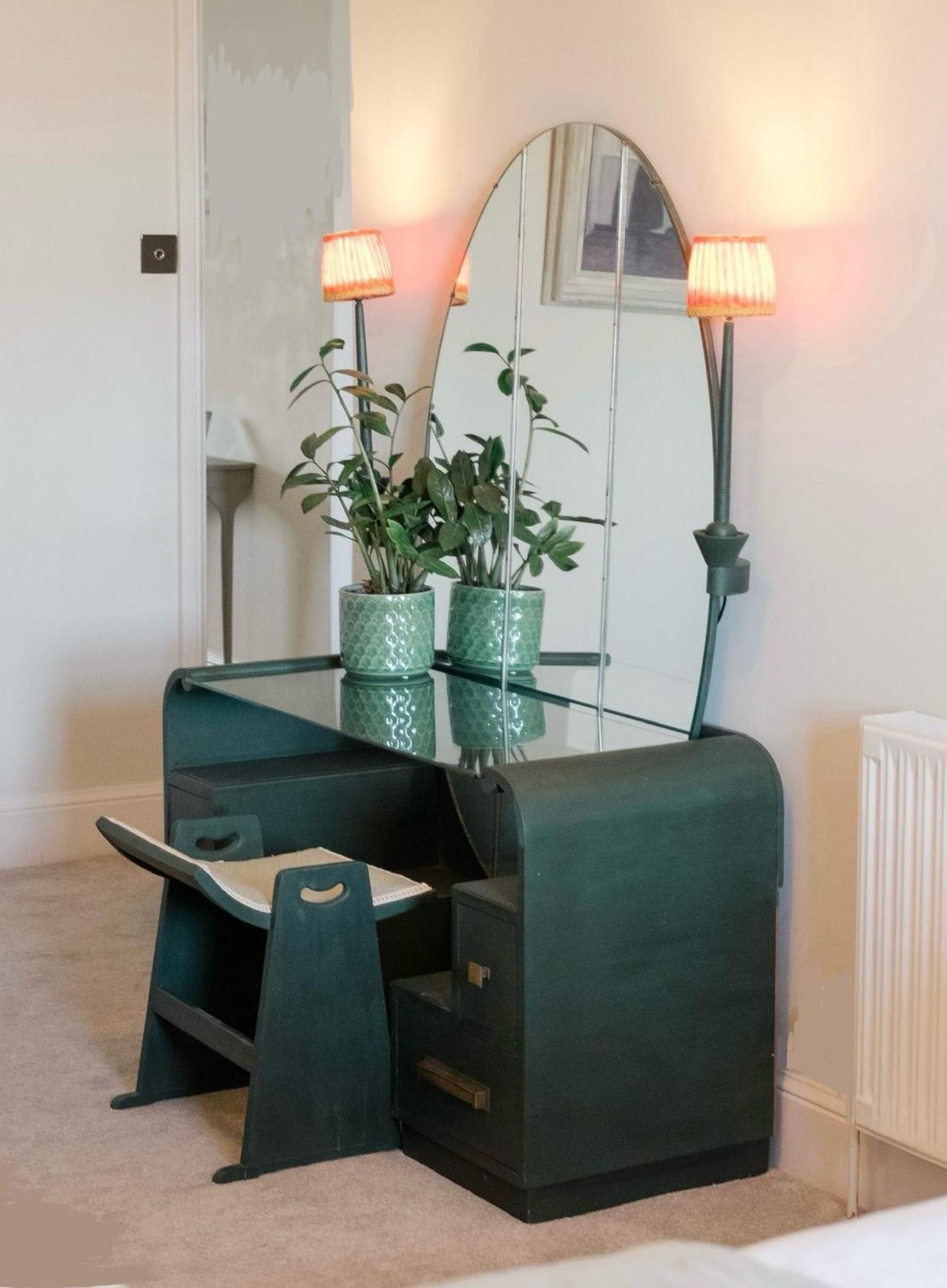 Southsea, - Two Bedroom - Newly Refurbished Throughout - Treetop Sea Views Portsmouth
