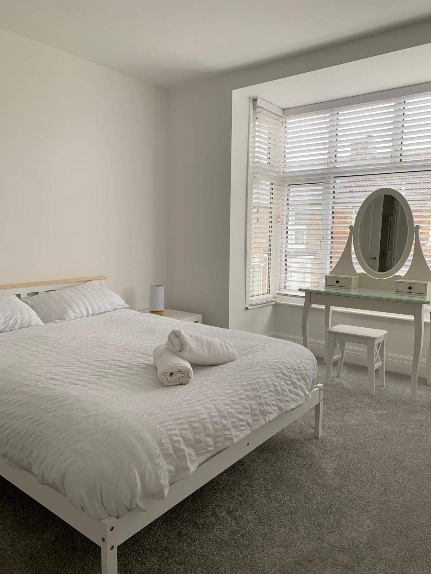 Iris In Southsea Free Street Parking And Pets Welcome * Portsmouth