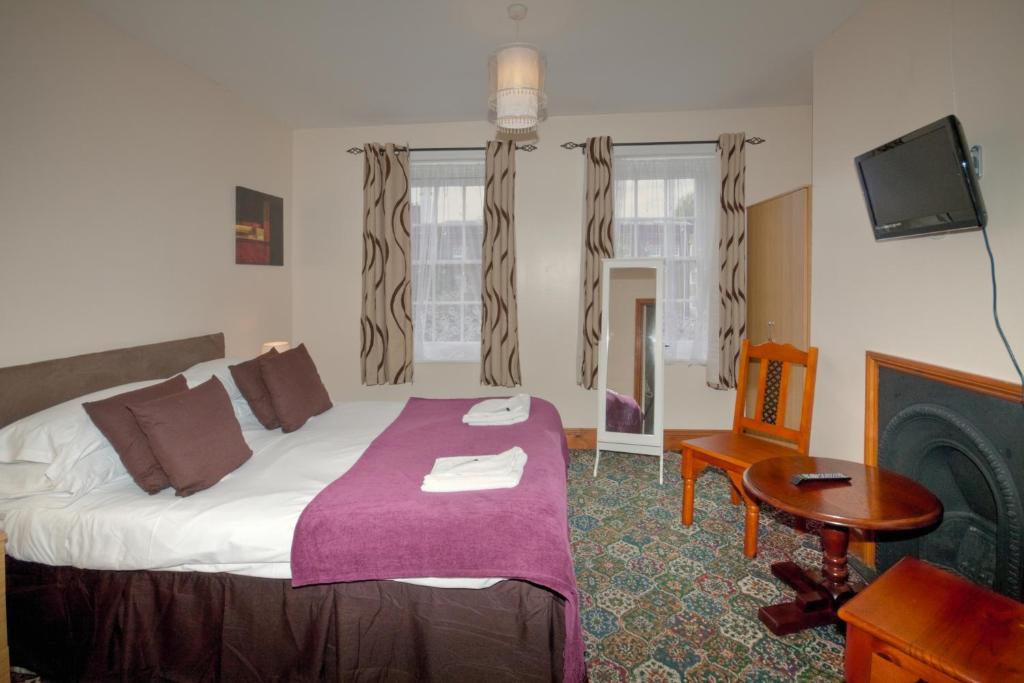 Inn The George 2*