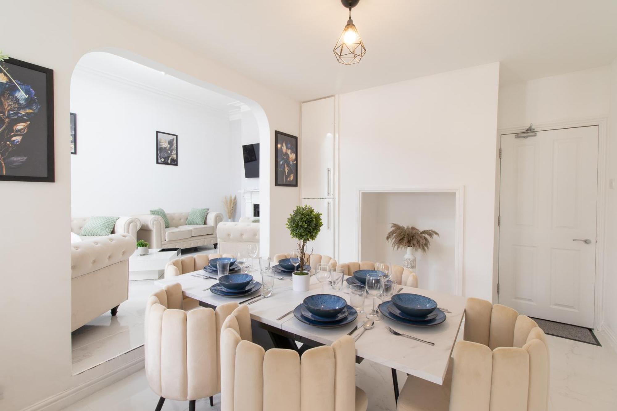 Holiday home Open Mind - Hottub, 8 Beds & 2 Car Spaces