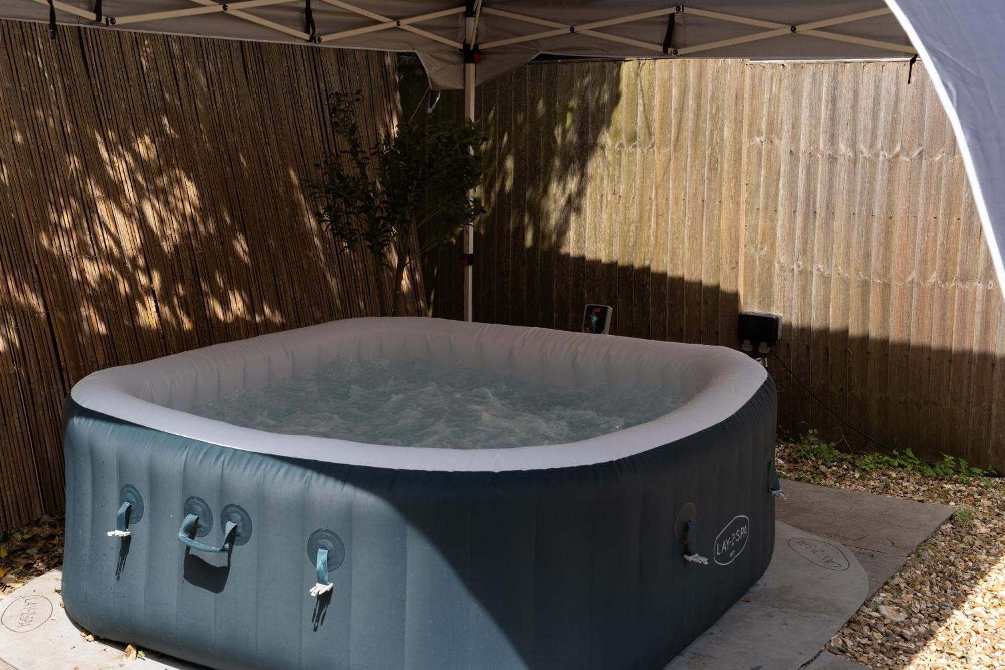 Open Mind - Hottub, 8 Beds & 2 Car Spaces