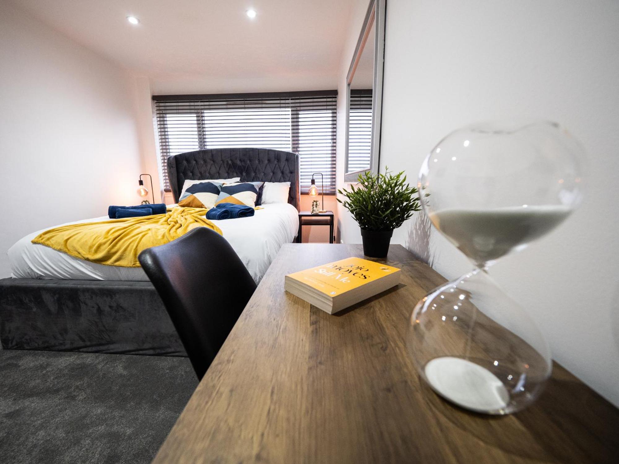 Luxury Seaside Haven- Coastal Comfort, Free Parking Portsmouth