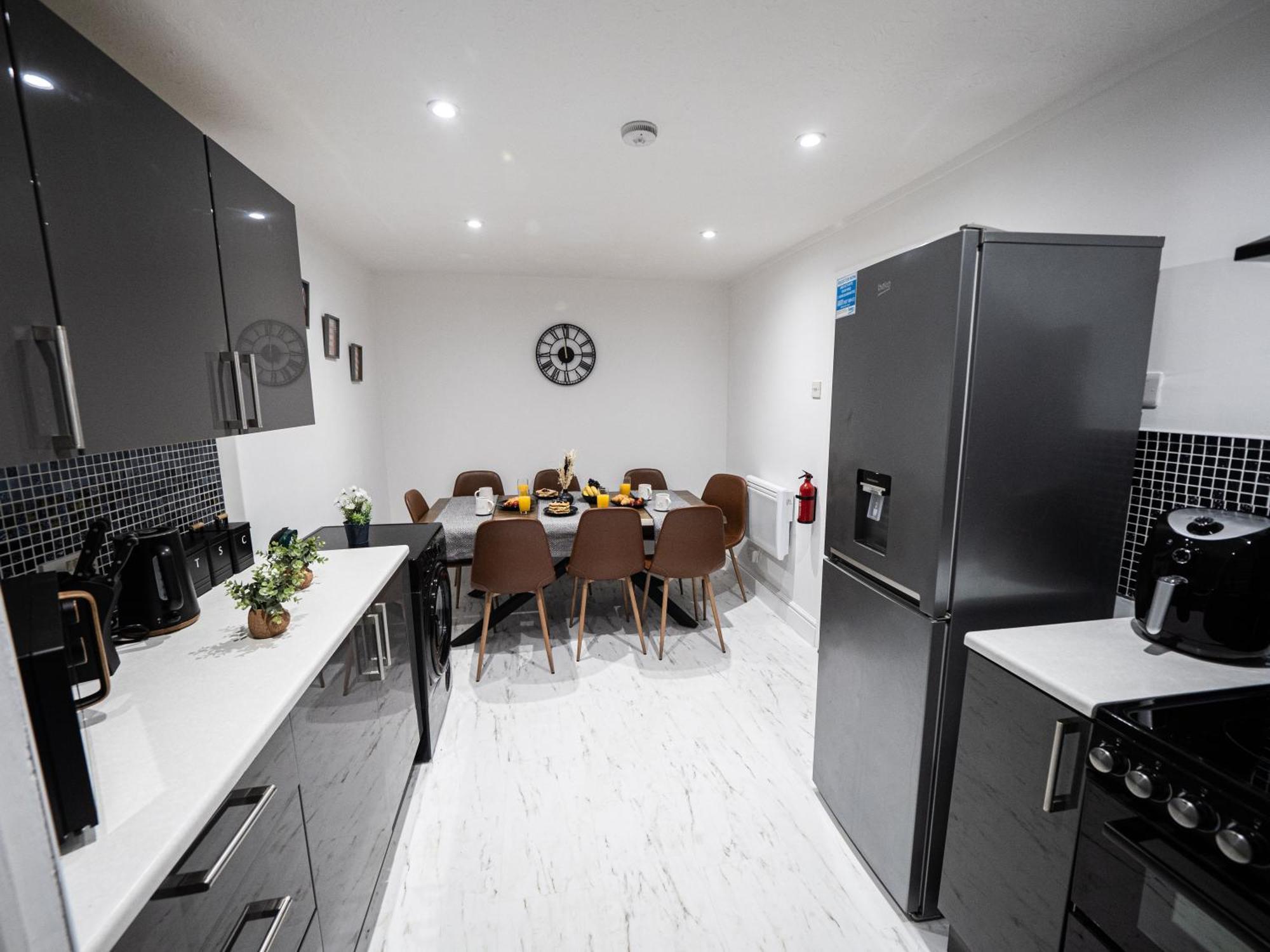 Apartment Luxury Seaside Haven- Coastal Comfort, Free Parking Portsmouth