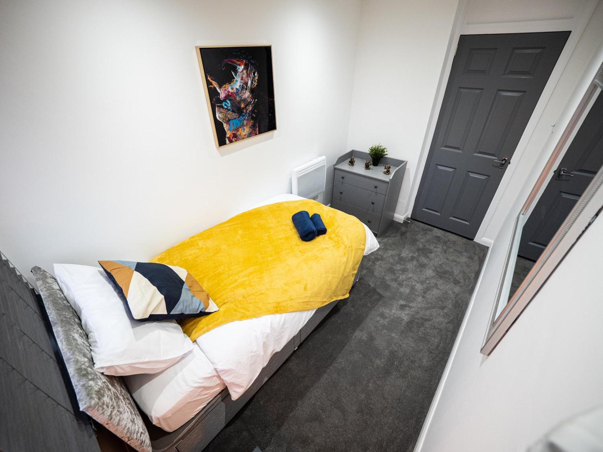 Luxury Seaside Haven- Coastal Comfort, Free Parking Portsmouth