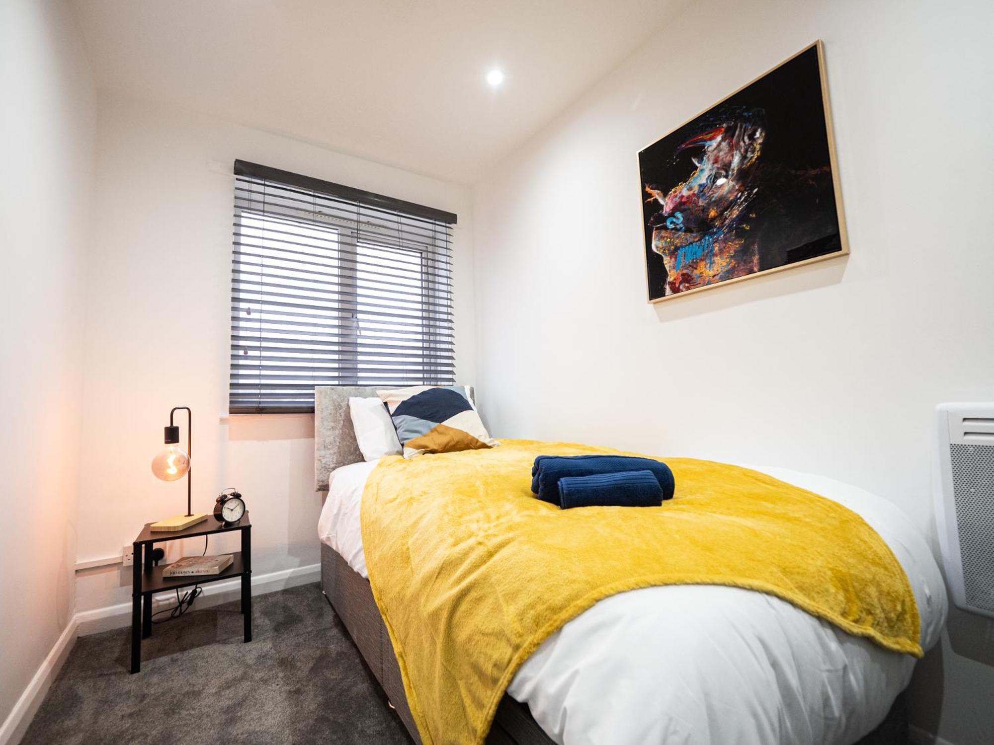 Luxury Seaside Haven- Coastal Comfort, Free Parking