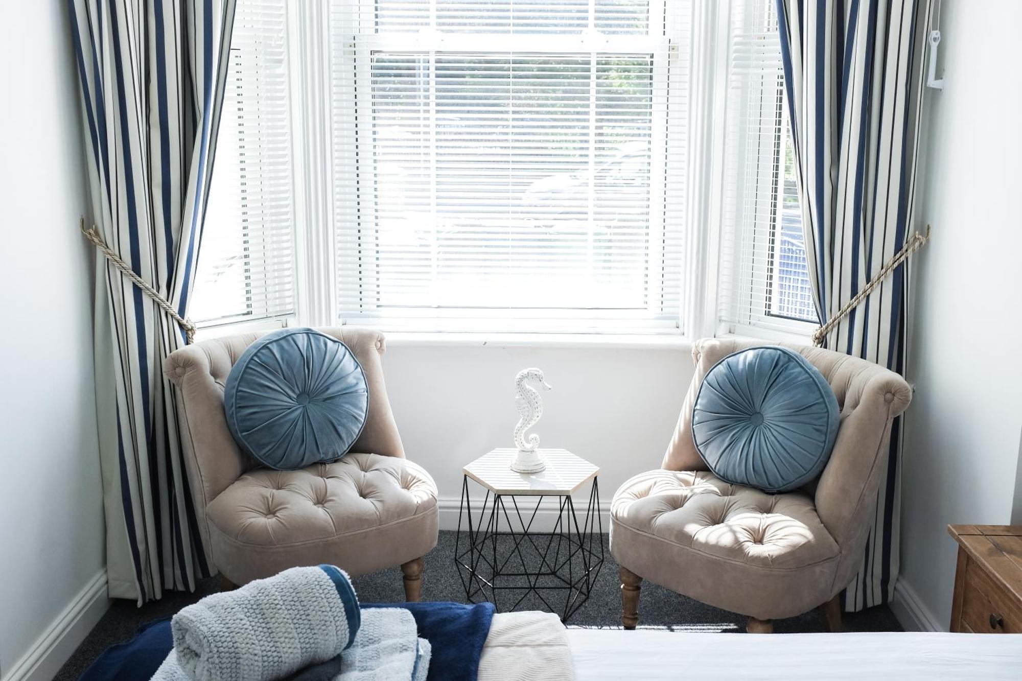 *newly Refurbished *central Apartment